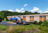All Seasons Inn & Suites Hotels near Jaswell's Farm LLC