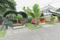 RedDoorz Syariah at Mojosari Hoteller i Balongsari