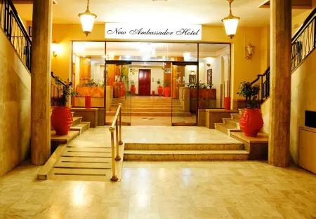 New Ambassador Hotel Отели в г. Хараре