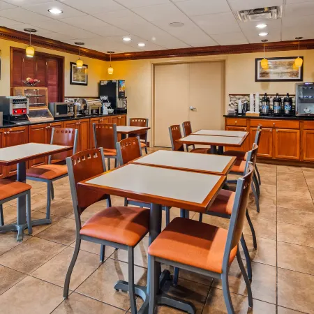 Best Western Plus Strawberry Inn Suites