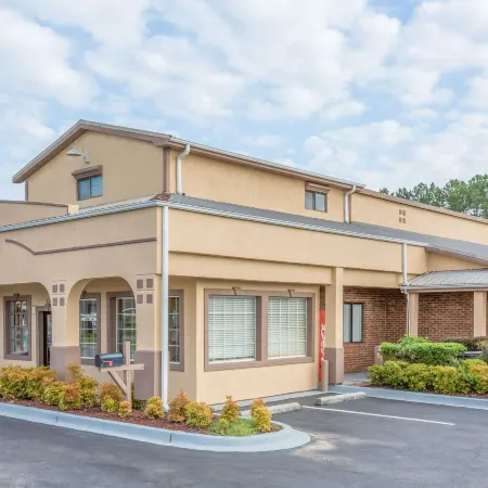 Super 8 by Wyndham Santee