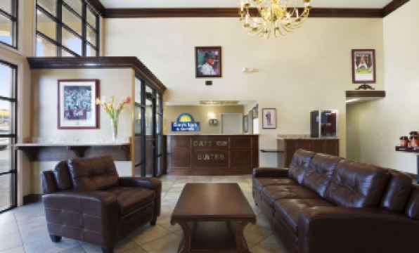 Days Inn & Suites by Wyndham Tuscaloosa - Univ. of Alabama