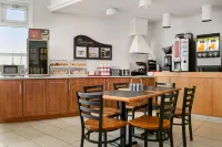 Days Inn by Wyndham Trois-Rivieres - breakfast