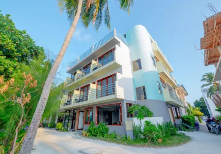 Si! Beach House Отели рядом с достопримечательностью «Meeru Island Resort and Spa»