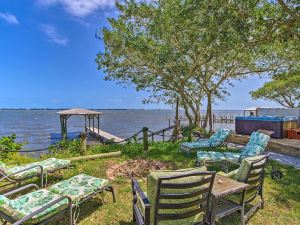 Riverfront Villa with Hot Tub and Fire Pit Access