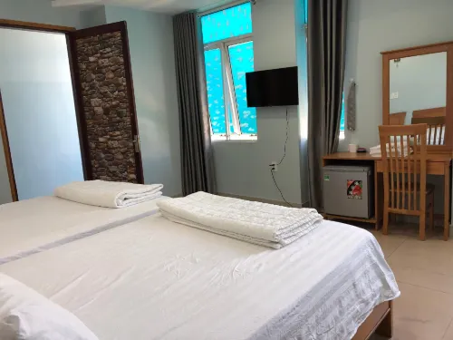 Khach San Phuong Nam 2 Hotels in P. Dien Hong