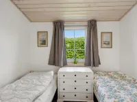 "Amy" - 150m from the Sea
