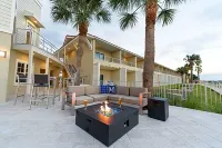 Marker 8 Hotel and Marina - Scenic