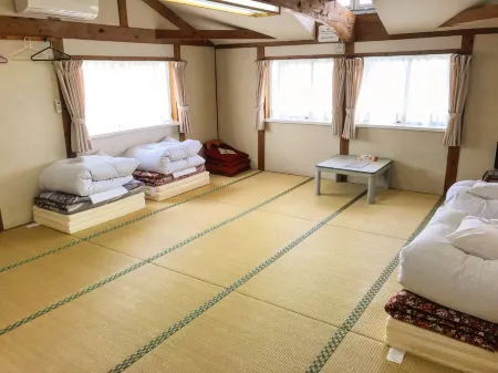 Minshuku Yakushima Отели рядом с достопримечательностью «Shiratani Unsuikyo»