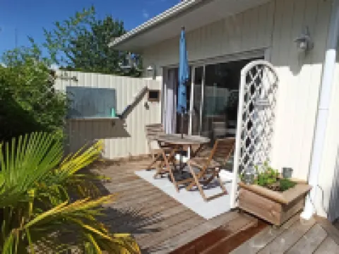 Gîte Timellen - Piscine Privée au Gite - 300m Golf de Cassy - 2Kms de la Plage Hotels in Lanton