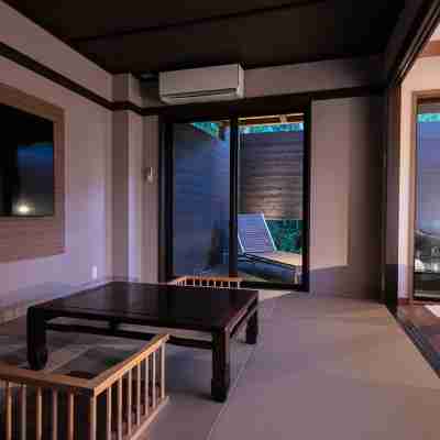 柚富之鄉彩岳館 Rooms