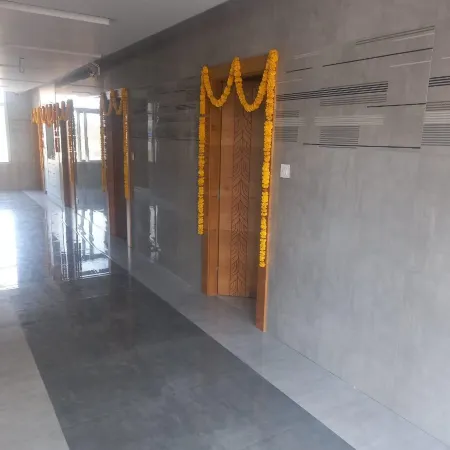 S V Royal Luxury Rooms