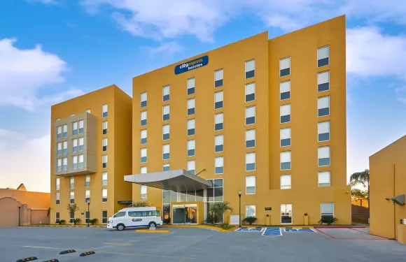 馬塔莫羅斯萬豪城市快捷酒店