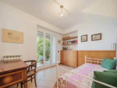 Lambrusca Hotels in Moneglia