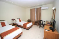 Hotel Merdeka Kediri فنادق في Kota