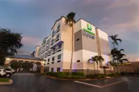 Holiday Inn Express & Suites Fort Lauderdale Airport West
