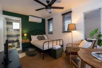 El Flamingo Beach Club Hotels in Florida Afuera