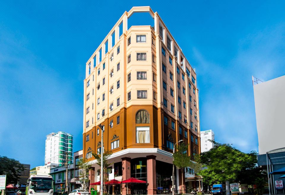 Ngoc Lan Hotel Images