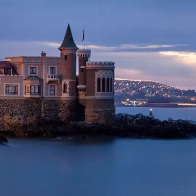 Viña Lounge Hotels near El Encanto Beach