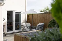 Harleys Way - Short Walk to Beach and Village