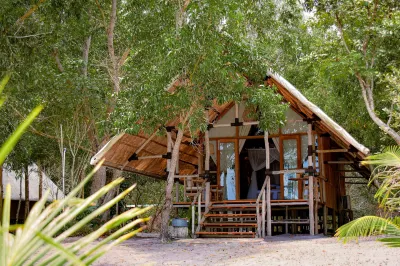 Eco Beach Tent by Billiton Hotels in Keciput