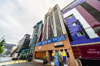 Suwon City Hall Station Rose Hotels in Gwonseon-gu