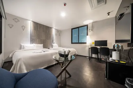 Pyeongtaek Queens Отели рядом с достопримечательностью «Pyeongtaek University»