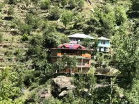 Pooja River View Home Stay