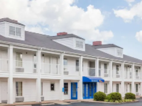 ベイモント バイ ウィンダム フローレンス / マスクル ショールズ フローレンスのホテル