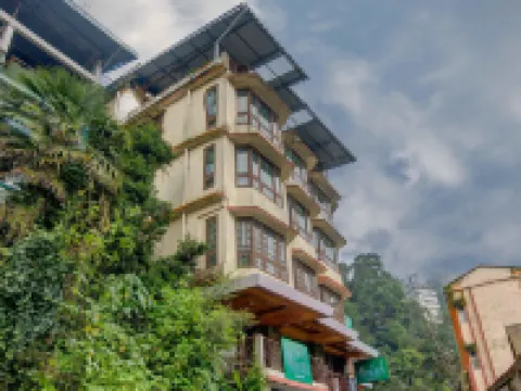 Muscatel BhumSang - 200 MTS from Mall Road Hotels near Darjeeling Mall