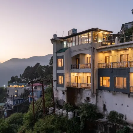 Shining Hills by Lawrence Hotels
