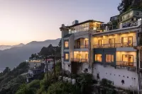 Shining Hills by Lawrence Hotels