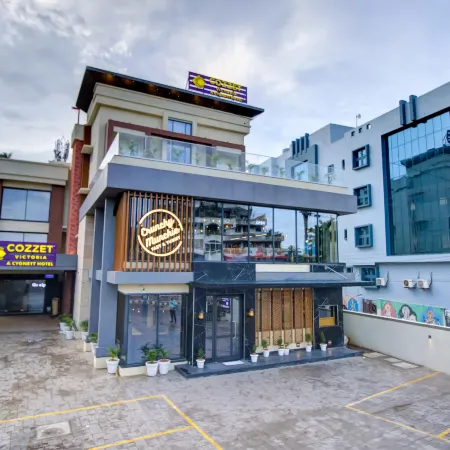 Cozzet Victoria Hotel Отели в г. Бхубанешвар