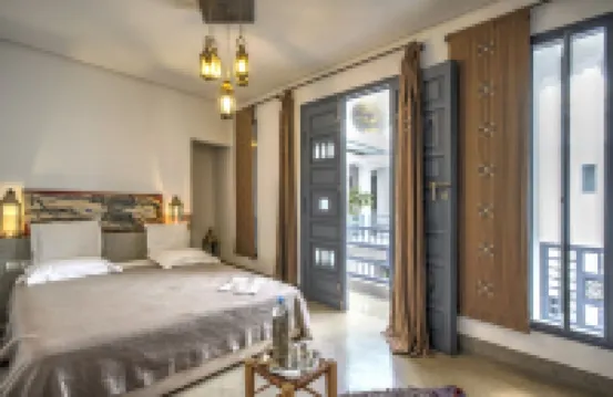 里亞德阿波酒店 鄰近阿格諾門的酒店