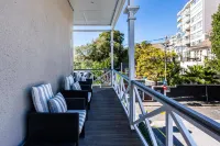4 on Varneys Guest House