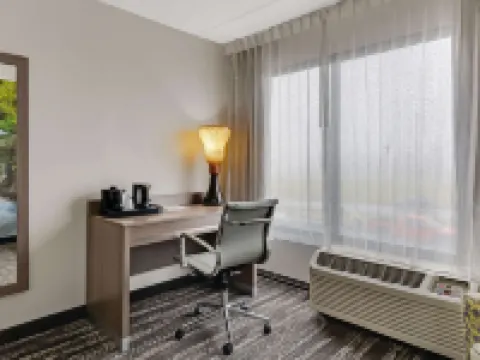 Clarion Pointe Near Erie Casino Hotels in Summit Township