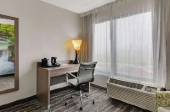 Clarion Pointe Near Erie Casino Hotels in Summit Township