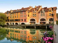 Ibis Annecy Centre Vieille Ville Отели рядом с достопримечательностью «Notre-Dame de Liesse»