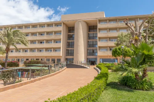 Hotel Club Cala Romani - Parkplatz
