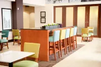 Hampton Inn & Suites Wheeling-The Highlands - breakfast