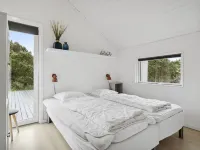 "Julie" - 1.5km from the Sea