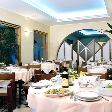 Hotel FRA I Pini Отели рядом с достопримечательностью «Визербелла»