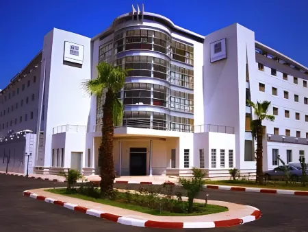 Relax Hotel Airport Nouasseur Отели рядом с достопримечательностью «Терминал 2 аэропорта Мухаммед Пятый»