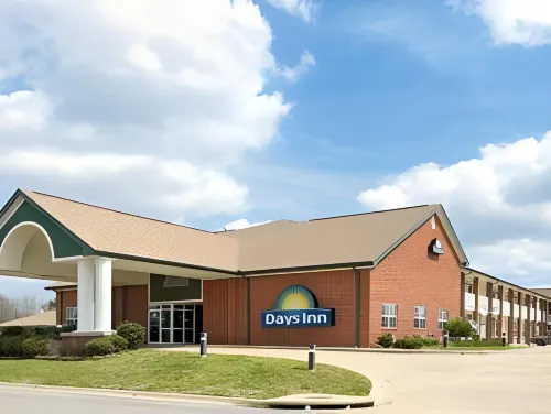 Rodeway Inn - parking