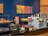 Fairfield Inn & Suites Knoxville Turkey Creek - breakfast