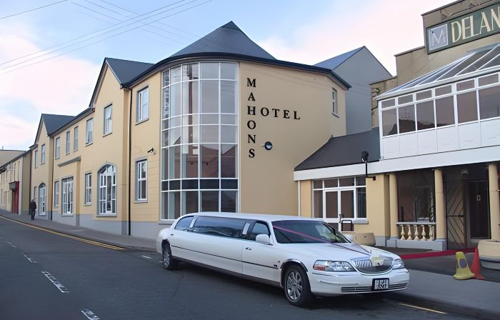 Mahon's Hotel