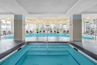 Hilton Garden Inn Calgary Airport - Kolam Renang