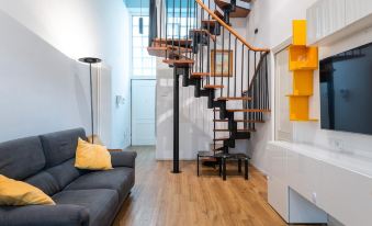 1. Loft Por..