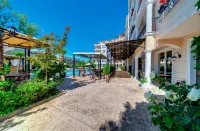 Avenue Deluxe Hotel