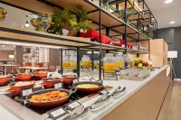 Ramada by Wyndham Valencia Almussafes Hotels in Ribera Alta